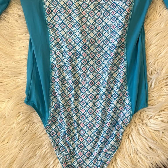 New🌿UPF 50 Preppy GEO Long Sleeve - Picture 7 of 9